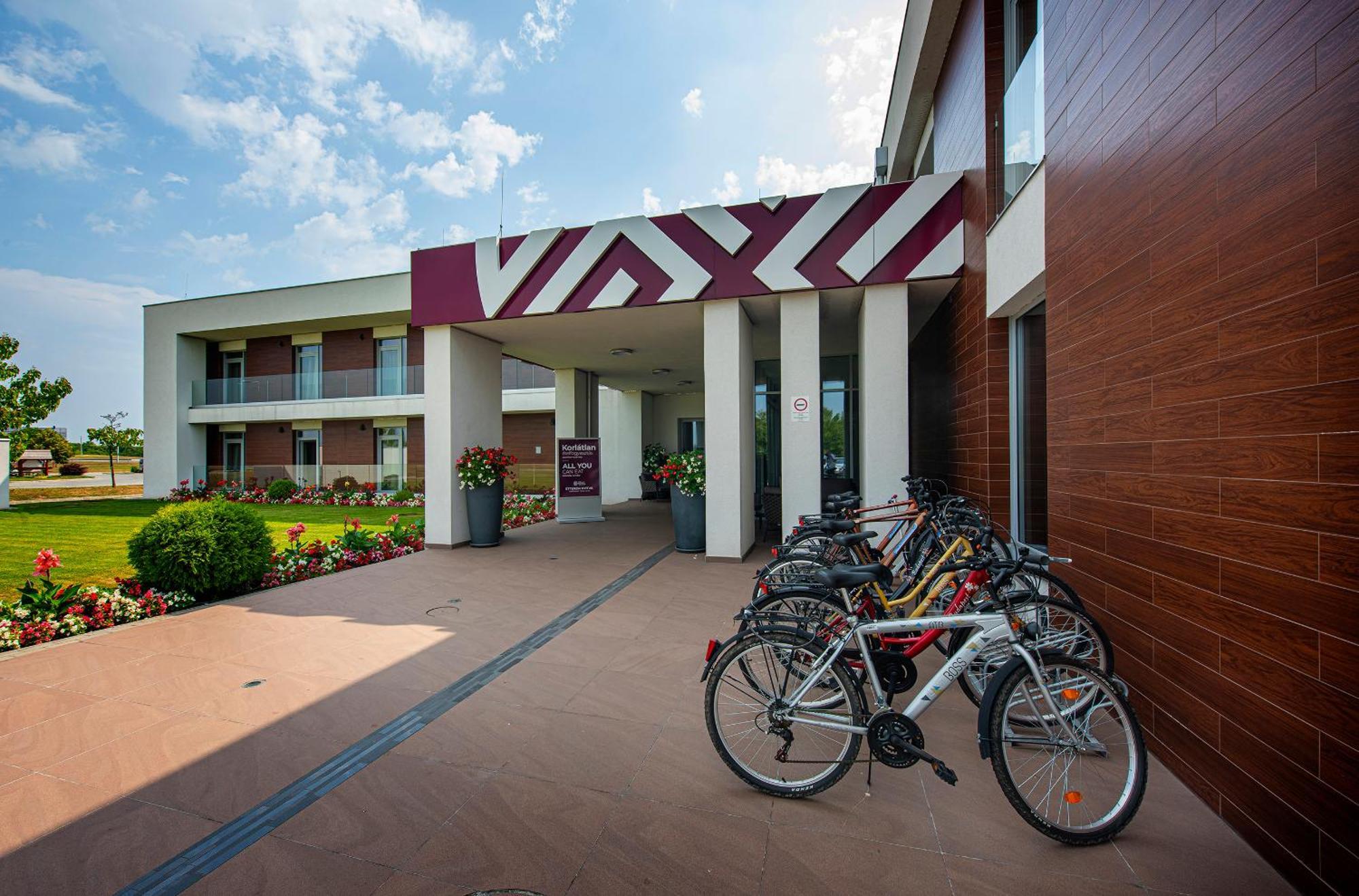 Outlet Hotel Polgár Buitenkant foto